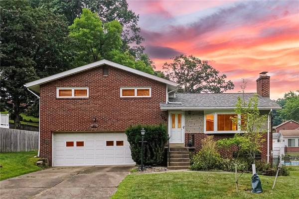 306 Maize Dr, Pleasant Hills, PA 15236