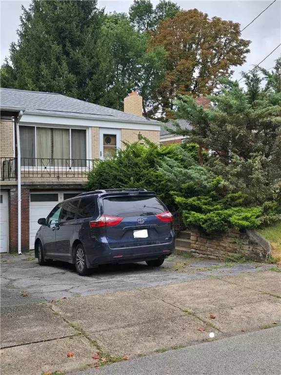 122 S Lang Ave, Point Breeze, PA 15208