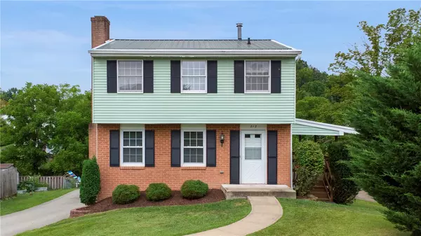 212 Wheatfield Dr, Hempfield Twp, PA 15601