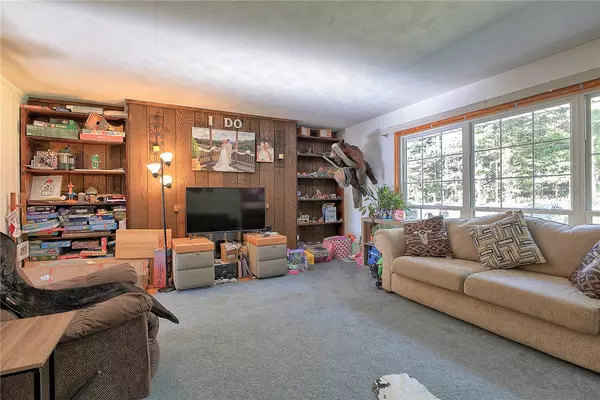 E/w Wheatfield Twp, PA 15944,281 Hutchison Hollow Rd