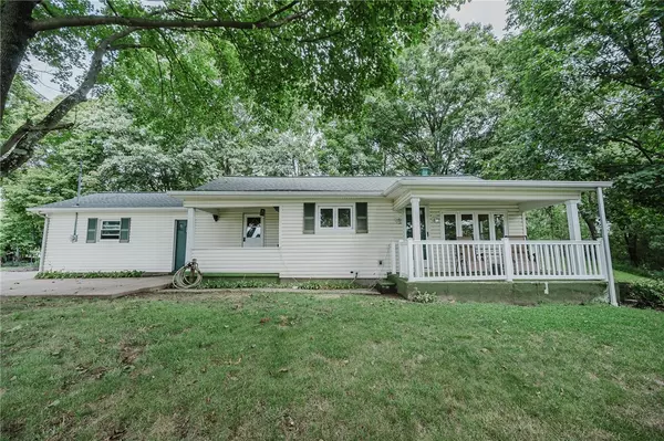 696 Highland Ave, Derry Twp, PA 15627