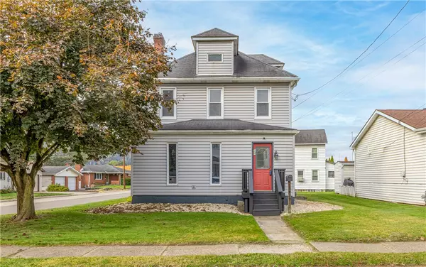 201 Walters Ln, Springdale Boro, PA 15144