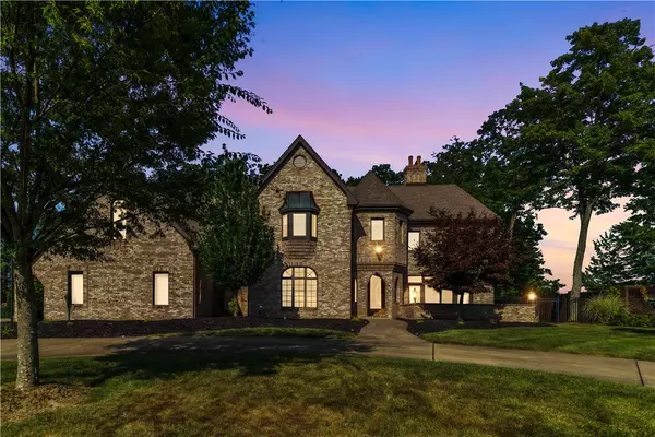 2167 S Villa Dr, Hampton, PA 15044