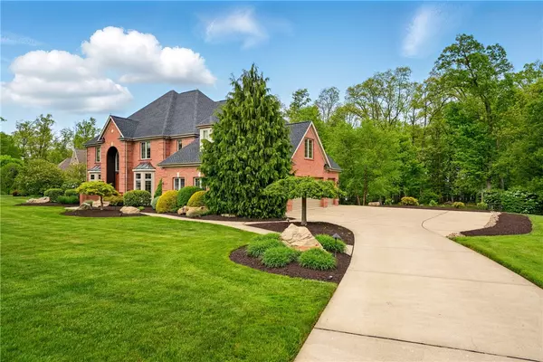 112 Mirage Dr, Cranberry Twp, PA 16066