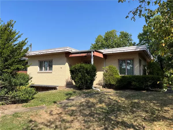 Clairton, PA 15025,299 Charles St