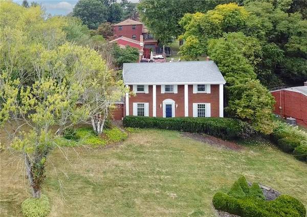 855 Lochlin Drive, Upper St Clair, PA 15243