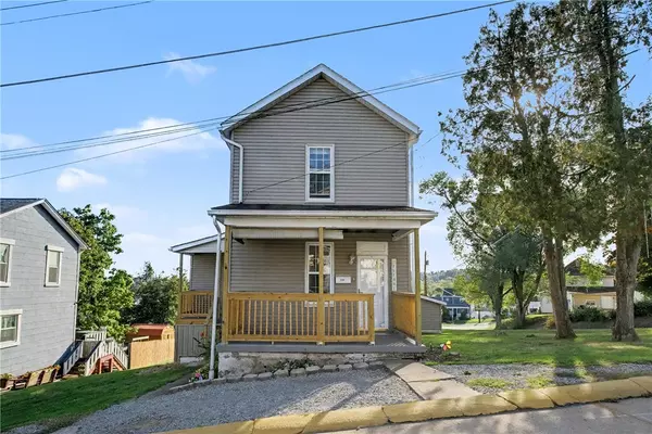 211 Crawford St, Houston, PA 15342