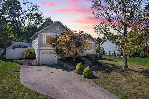 768 Greenhaven Dr, Bethel Park, PA 15102