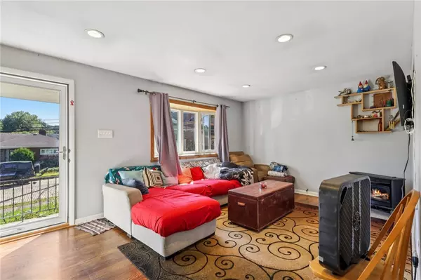 Crafton, PA 15205,29 Duncan Ave