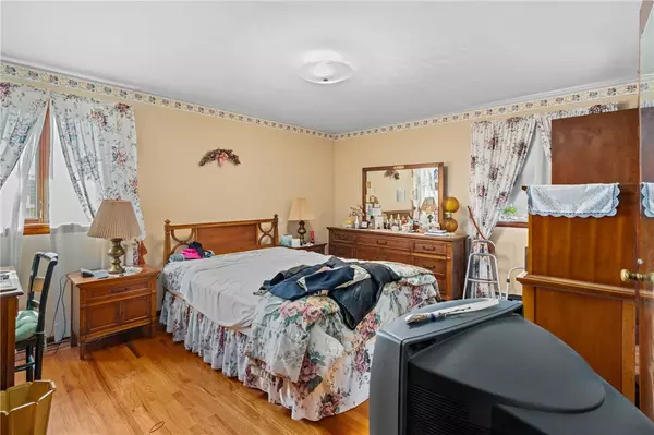 Bethel Park, PA 15102,5418 Park Ave