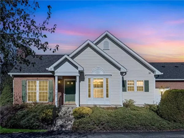 2204 Greystone Dr, Moon/crescent Twp, PA 15108