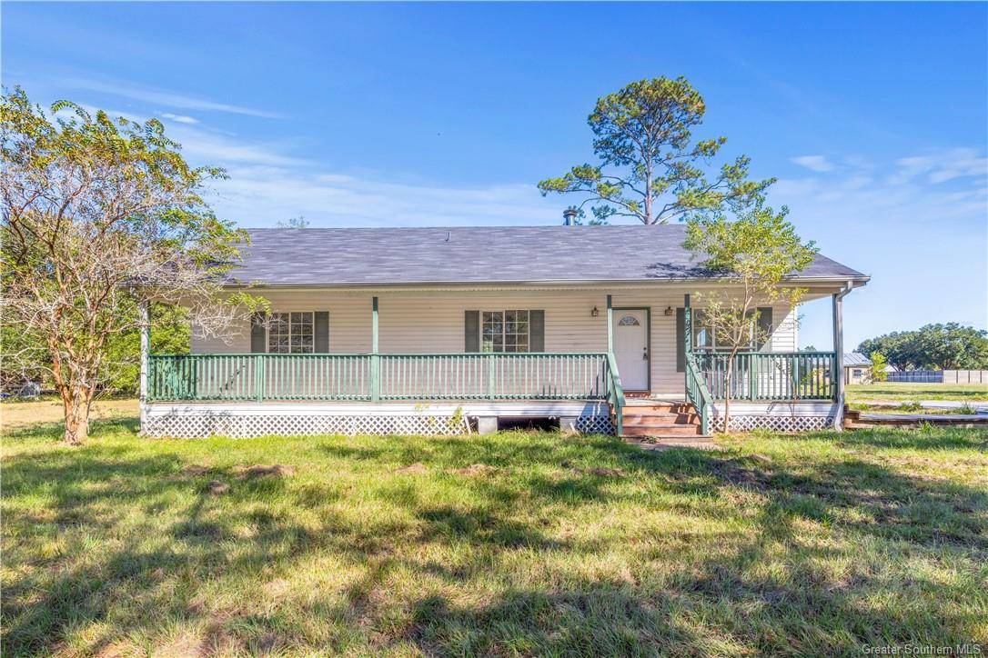 461 Cob CIR, Moss Bluff, LA 70611