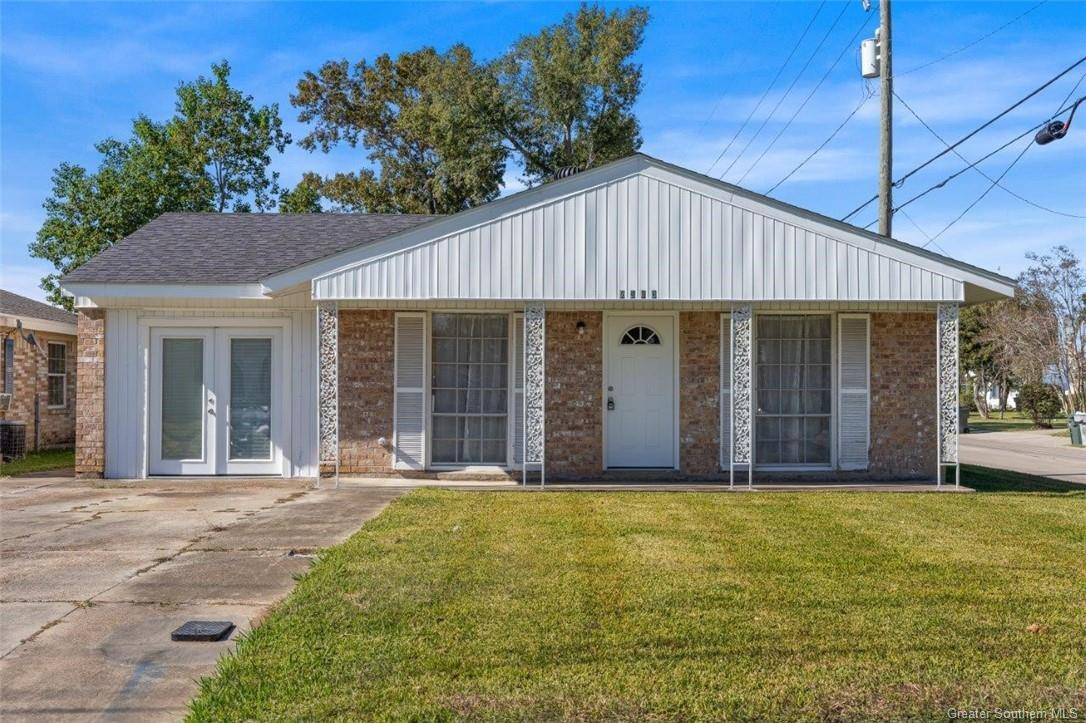 2300 Ernest ST, Lake Charles, LA 70601
