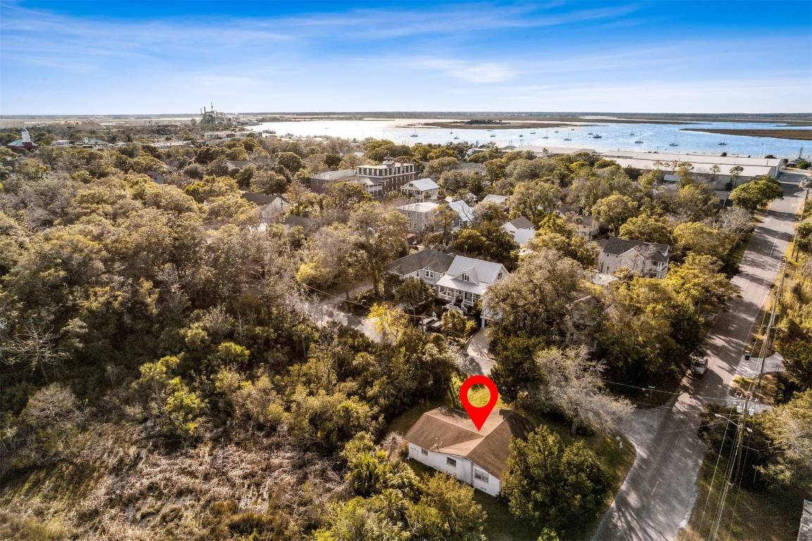 Fernandina Beach, FL 32034,330 N 6TH ST