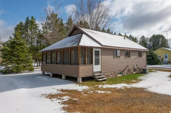 Armstrong Creek, WI 54103,1065 VALLEY LN