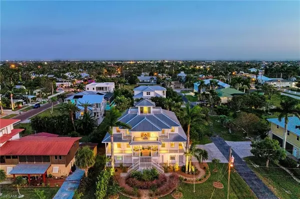 825 W Retta Esplanade, Punta Gorda, FL 33950
