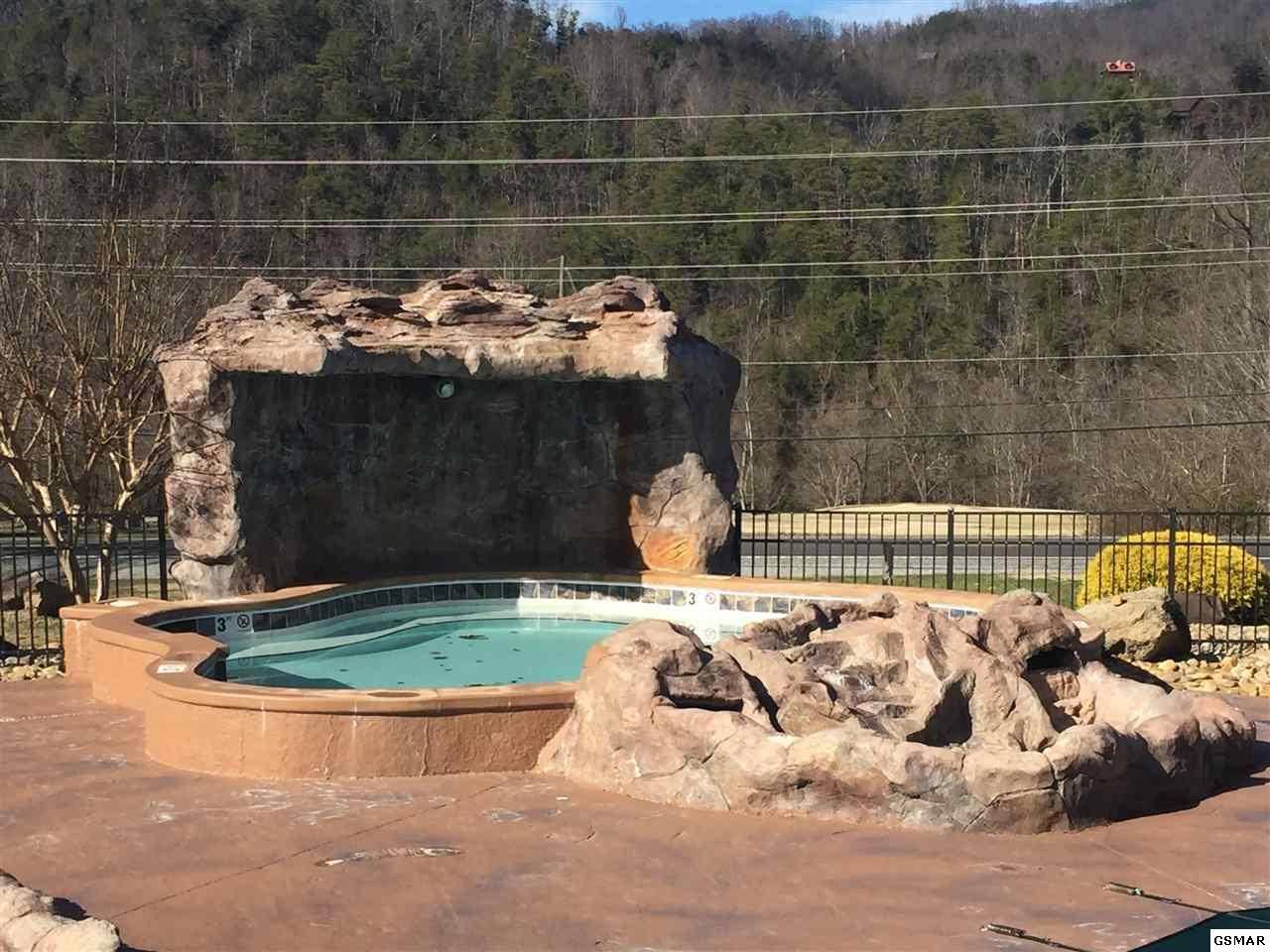Gatlinburg, TN 37738,168 White Oak Resort WAY
