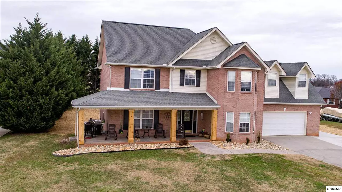 Dandridge, TN 37725,222 Charles CT