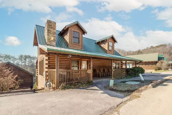 3225 White Falcon WAY, Pigeon Forge, TN 37863