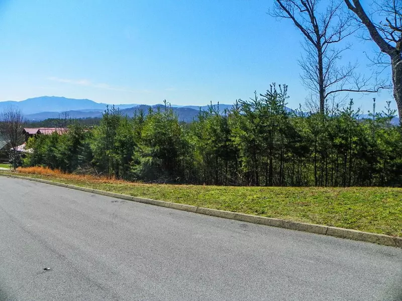 N Trail DR, Sevierville, TN 37876