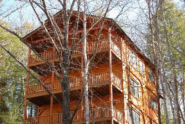 Gatlinburg, TN 37738,623 Gatlinburg Falls WAY