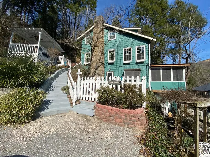 204 Hil ST, Gatlinburg, TN 37738