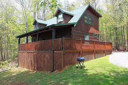 1114 Crites CT, Gatlinburg, TN 37738