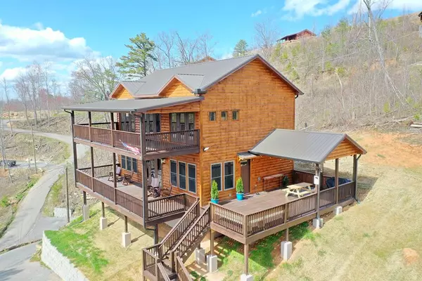 622 Timber Ridge RD, Gatlinburg, TN 37738