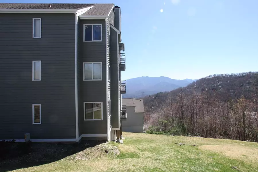 1260 Ski View DR, Gatlinburg, TN 37738