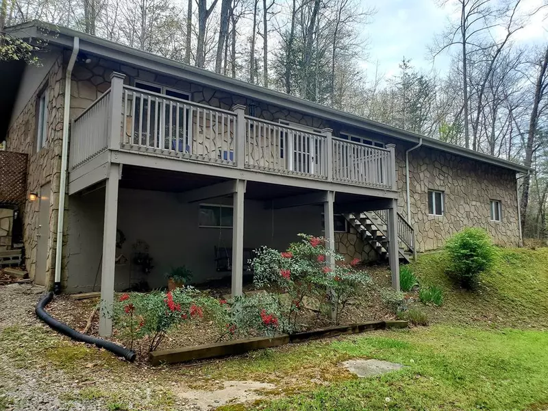 1505 Lake DR, Gatlinburg, TN 37739