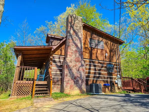 Gatlinburg, TN 37738,1061 Foothills DR