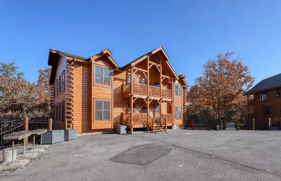 1008 CRICKET WOOD WAY, Sevierville, TN 37862