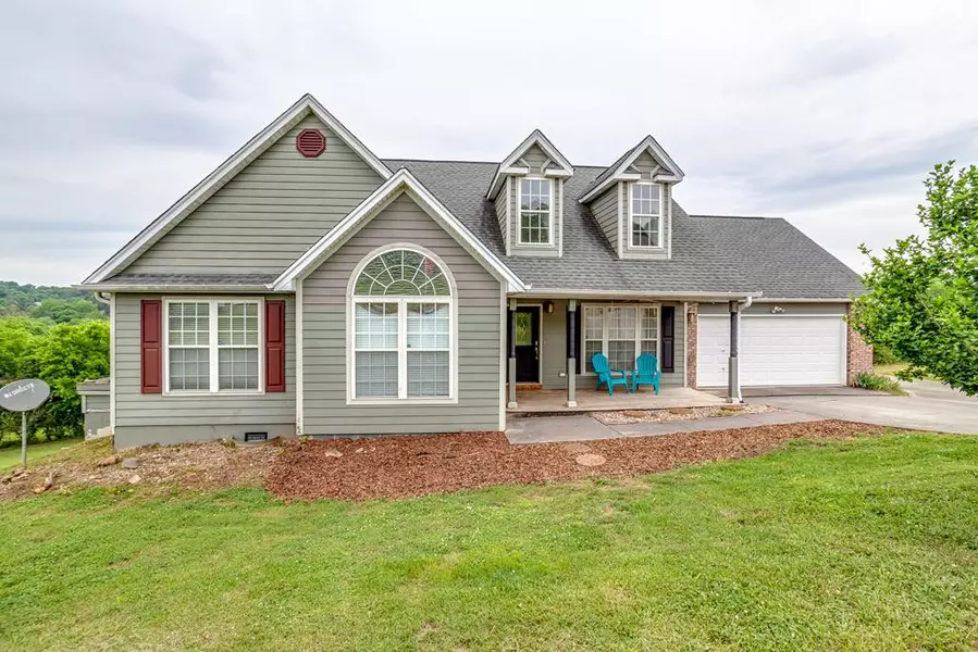 2136 Aaron CT, Sevierville, TN 37876