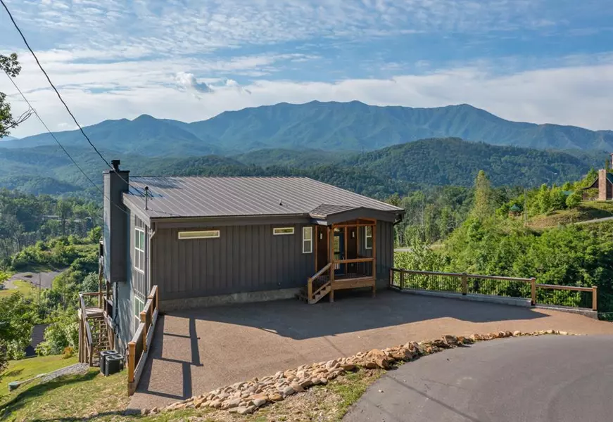 732 Beanstalk RD, Gatlinburg, TN 37738