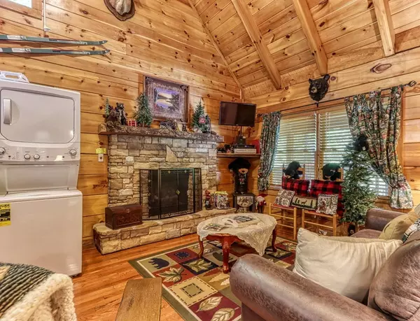 Sevierville, TN 37862,903 Hideaway Hills CIR