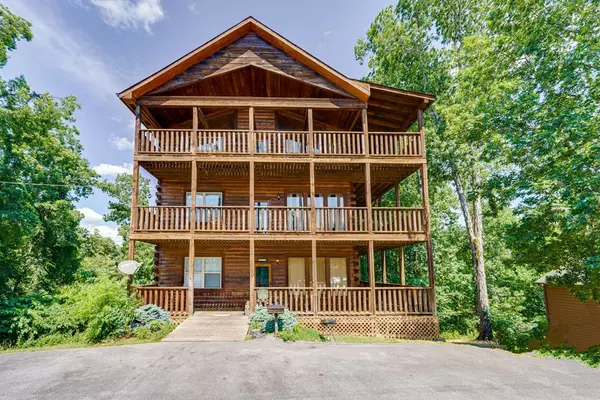 368 Oak Lake DR, Sevierville, TN 37876