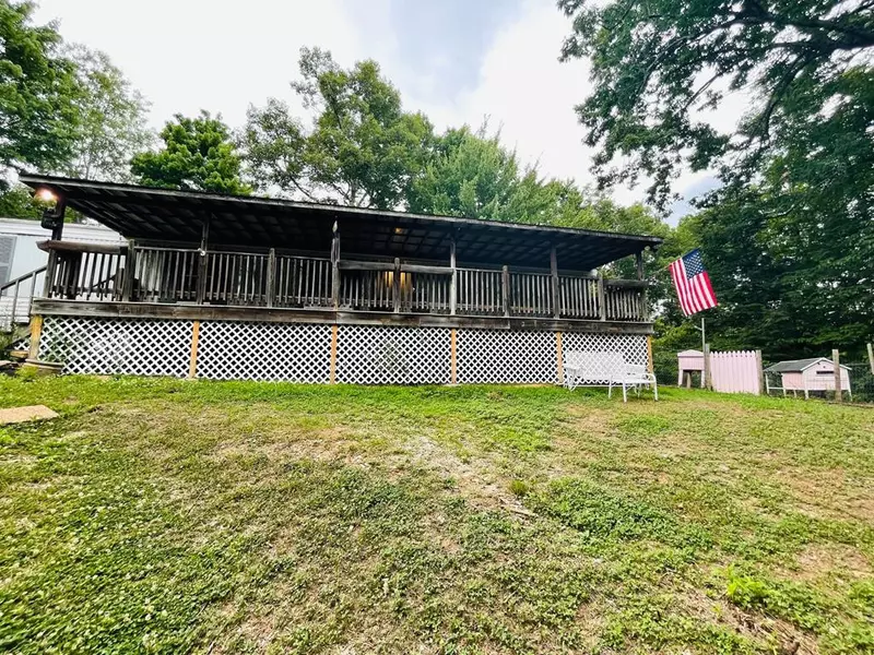 2563 Black Bear LN, Sevierville, TN 37876