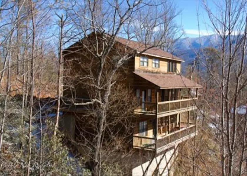 510 Geneva LN, Gatlinburg, TN 37738