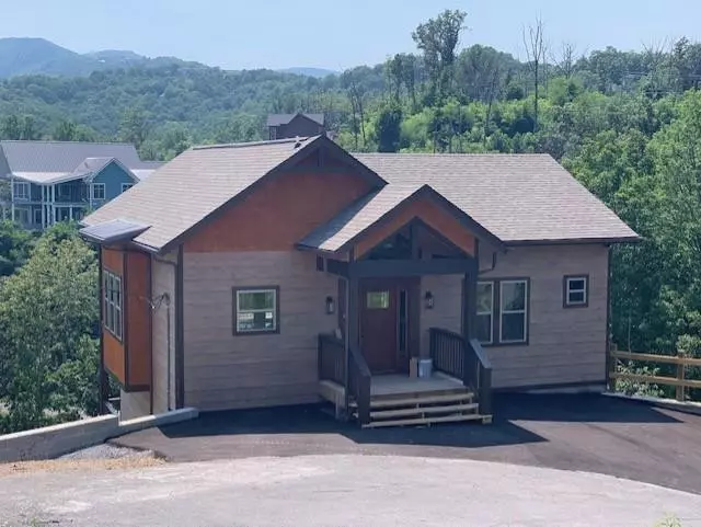 1004 Elm RD, Gatlinburg, TN 37738