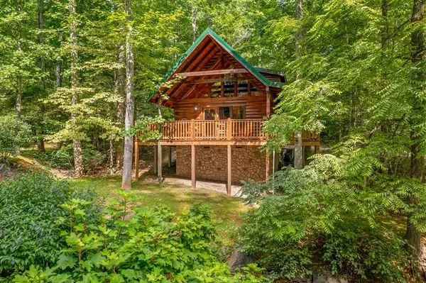 Gatlinburg, TN 37738,707 Poplar Falls WAY