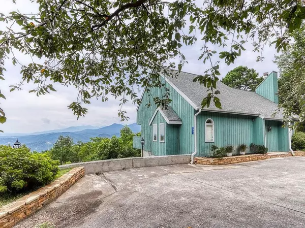 1840 Luzerne DR, Gatlinburg, TN 37738