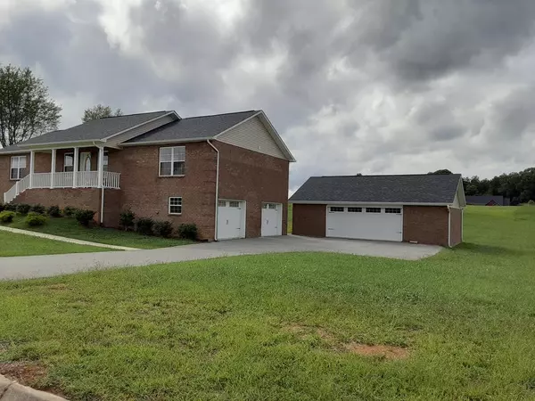 2005 Lindsey LN, Jefferson City, TN 37760