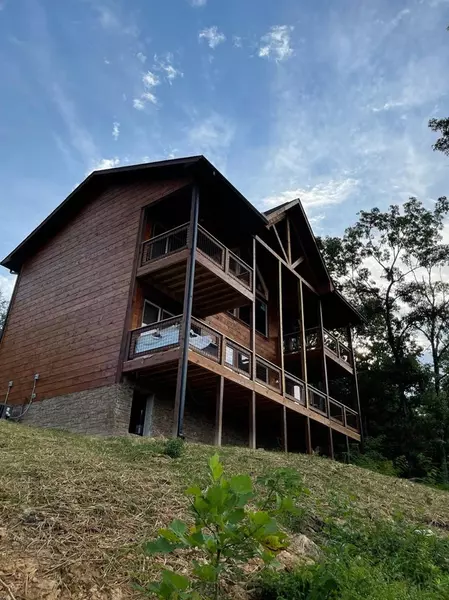 2125 Rabbit Point WAY, Sevierville, TN 37876