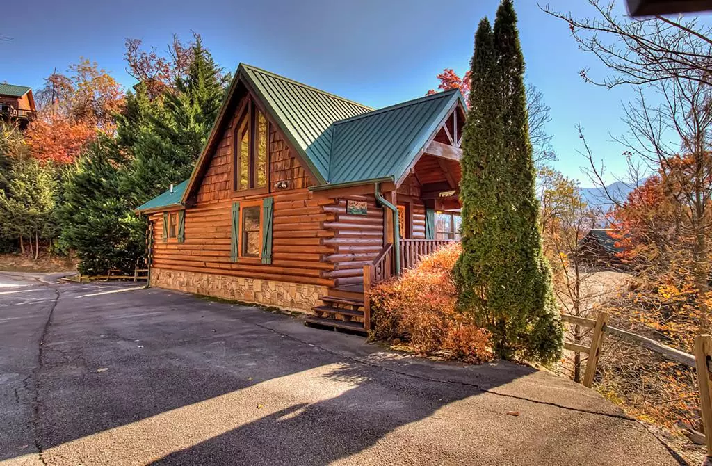 Gatlinburg, TN 37738,1006 Laurel Hollow WAY