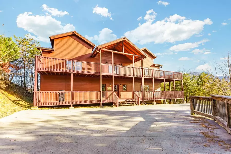 502 Pinnacle Vista RD, Gatlinburg, TN 37738