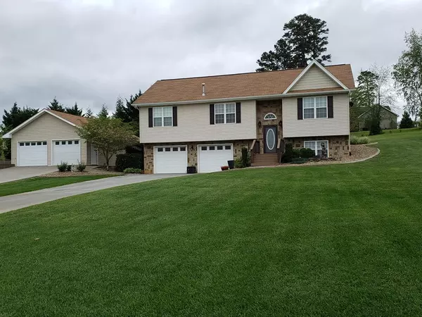 2823 English Valley LN, Sevierville, TN 37876