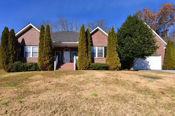 826 Reagan View LN, Seymour, TN 37865