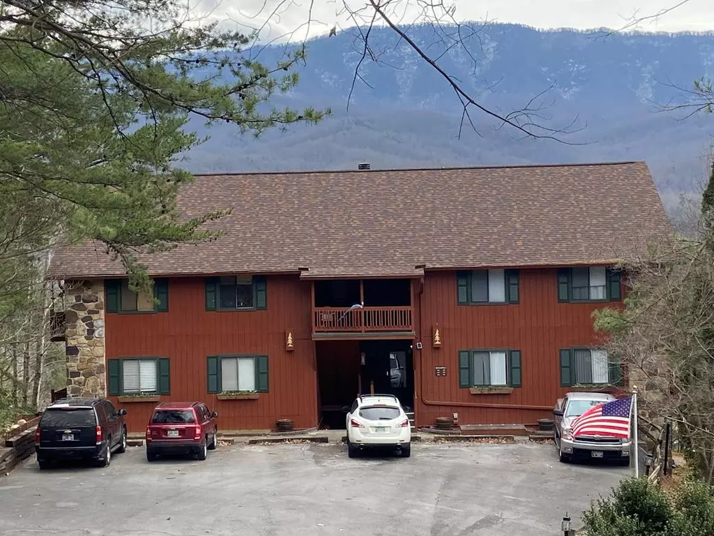 Gatlinburg, TN 37738,429 DEER PATH LN UNIT 101