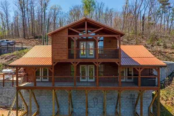 Gatlinburg, TN 37738,953 CLIFF BR