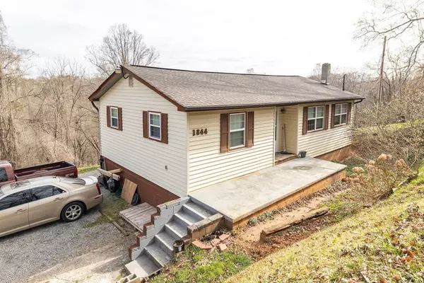 Rocky Top, TN 37769,1844 Oak Grove RD